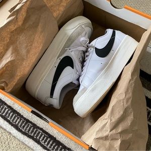 Nike Platform Low Blazer size 7.5